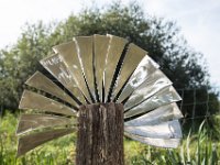 Kunstausstellung des Jockgrimer Künstlers Hannes Metz im Garten der Familie Pfiester. Mehr auf: www.hannes-metz.de Datei: 2018 09 08-17 17 04 : VERWENDUNG
